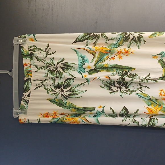Fashion to Figure Tropical Floral Maxi Skirt tropical green White YEllow size 1 - Picture 6 of 7